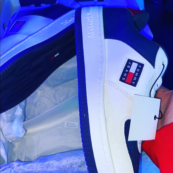 Tommy Hilfiger shoes size 9 - Picture 8 of 8